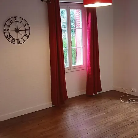 Maison Lumineuse & Jardin Prive Apartment Confolens