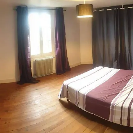 Maison Lumineuse & Jardin Prive Apartment Confolens