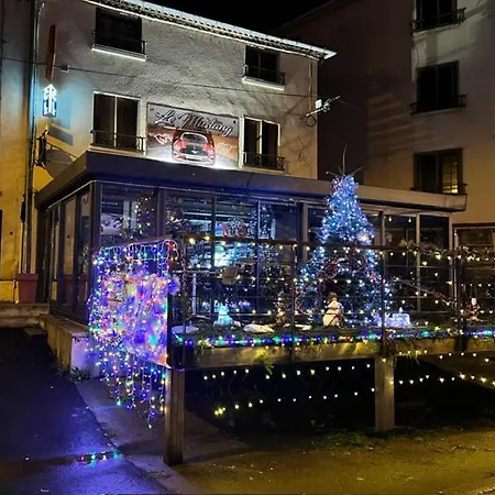 Maison Lumineuse & Jardin Prive * كونفولين